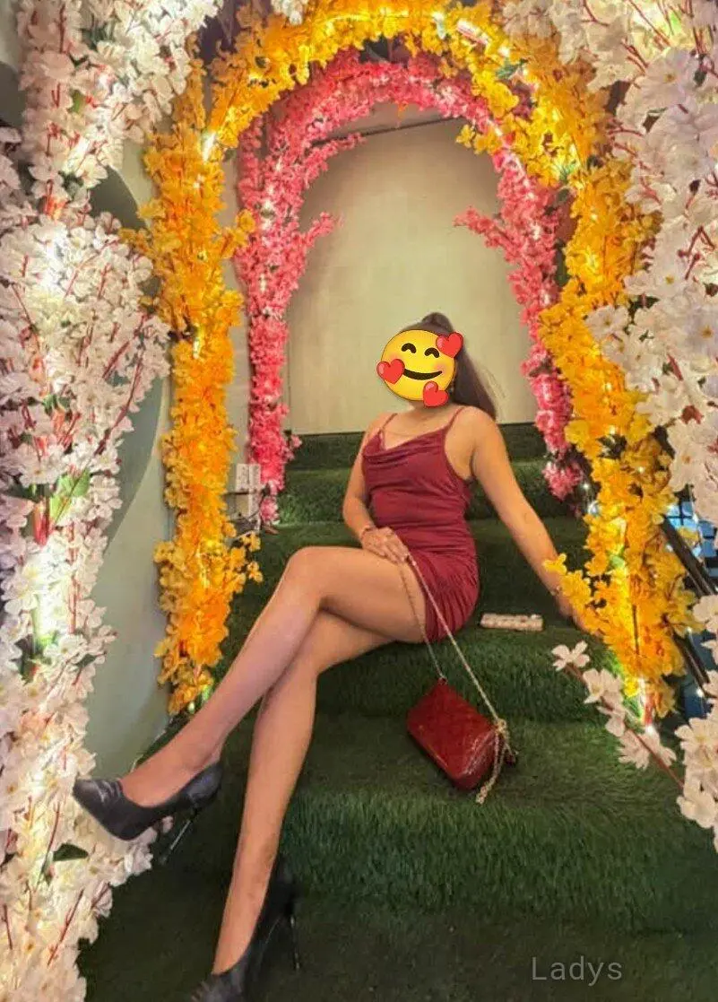 Annabel, 24 years old Kathmandu escort girl with big tits, height 165 sm, Weight kg