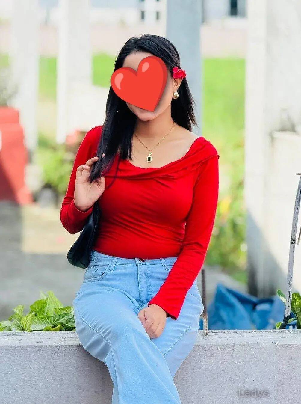 Emma, 24 years old Kathmandu escort girl with big tits, height 165 sm, Weight  kg