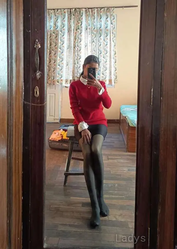 Ikshya, 21 years old Kathmandu escort girl with big tits, height 170 sm, Weight 62 kg