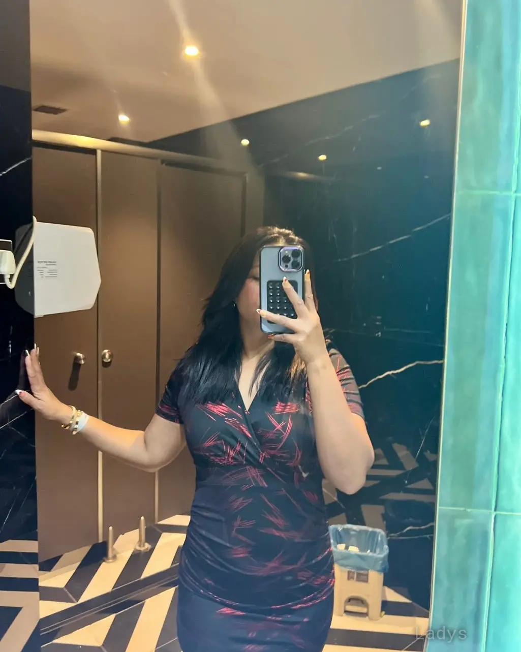 Independent girl for hand cash service, 24 years old Kathmandu escort girl with big tits, height 167 sm, Weight 60 kg