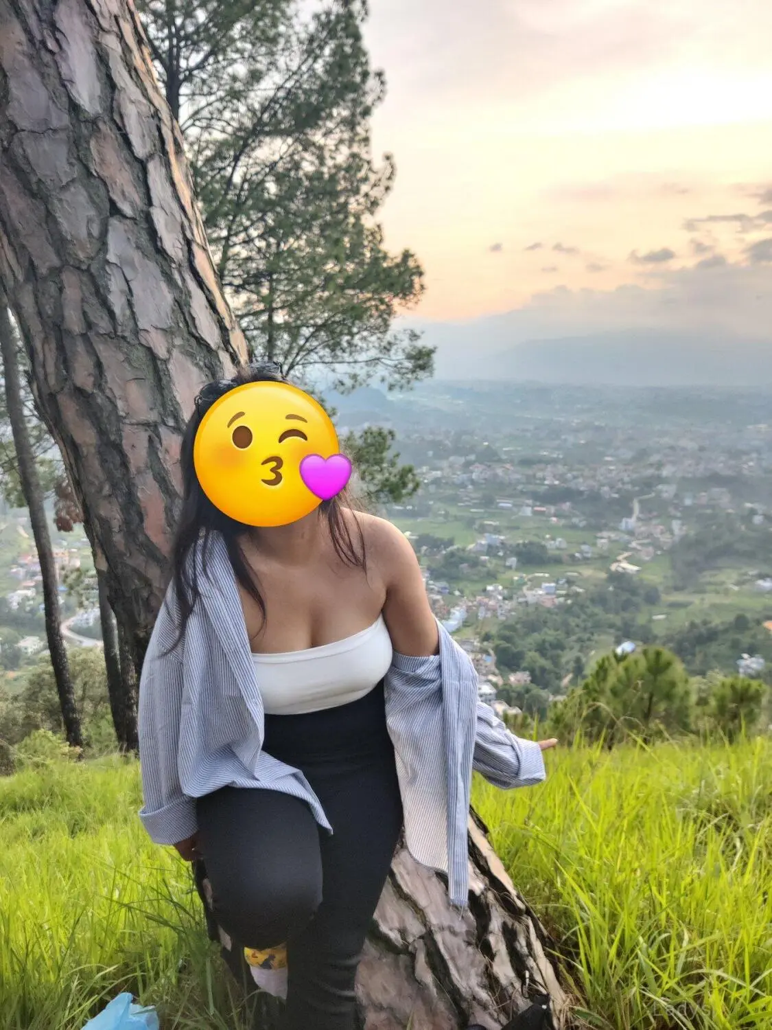 Ritu, 23 years old Kathmandu escort girl with big tits, height 135 sm, Weight  kg