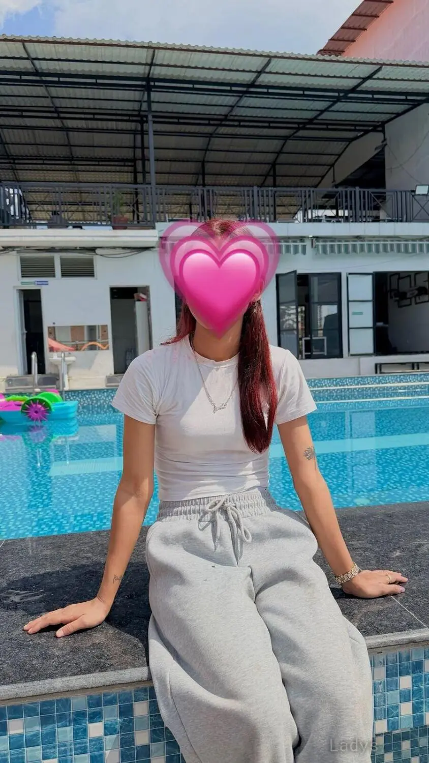 Shreya, 22 years old Kathmandu escort girl with big tits, height 153 sm, Weight kg