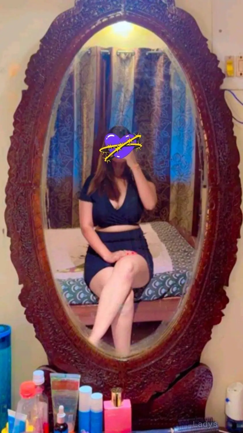 Sona, 24 years old Kathmandu escort girl with big tits, height 170 sm, Weight kg