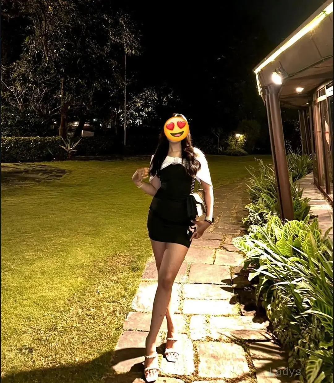 Tezina, 19 years old Kathmandu escort girl with big tits, height 174 sm, Weight kg