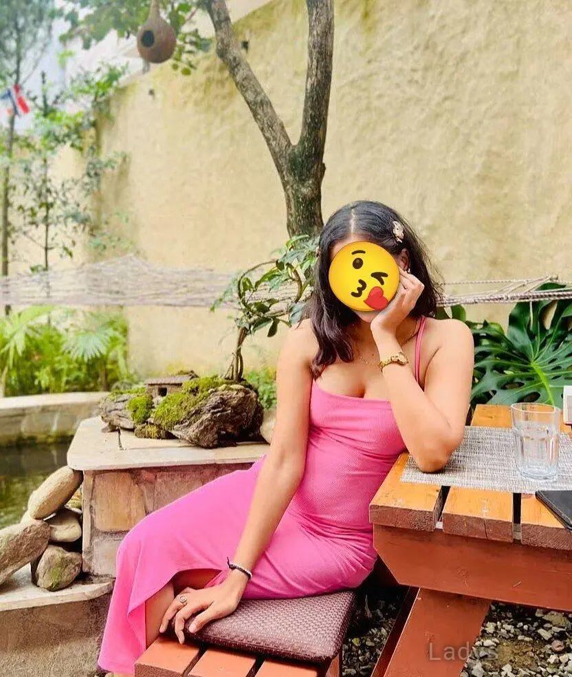 Tripti, 23 years old Kathmandu escort girl with big tits, height 164 sm, Weight kg