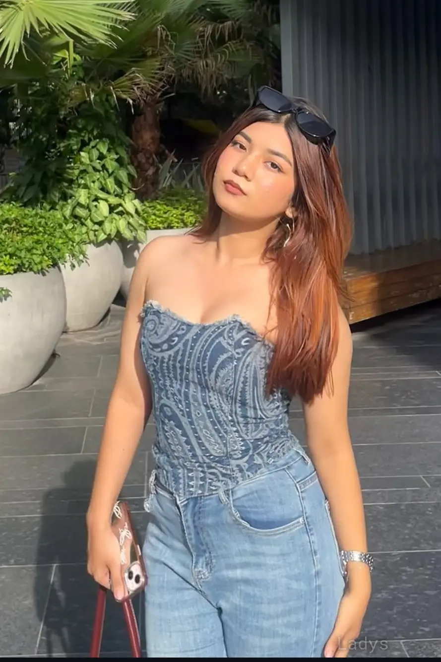 Anugya shreshtha, 22 years beautiful nude Kathmandu escorts girl, height 160 sm, Weight 40 kg