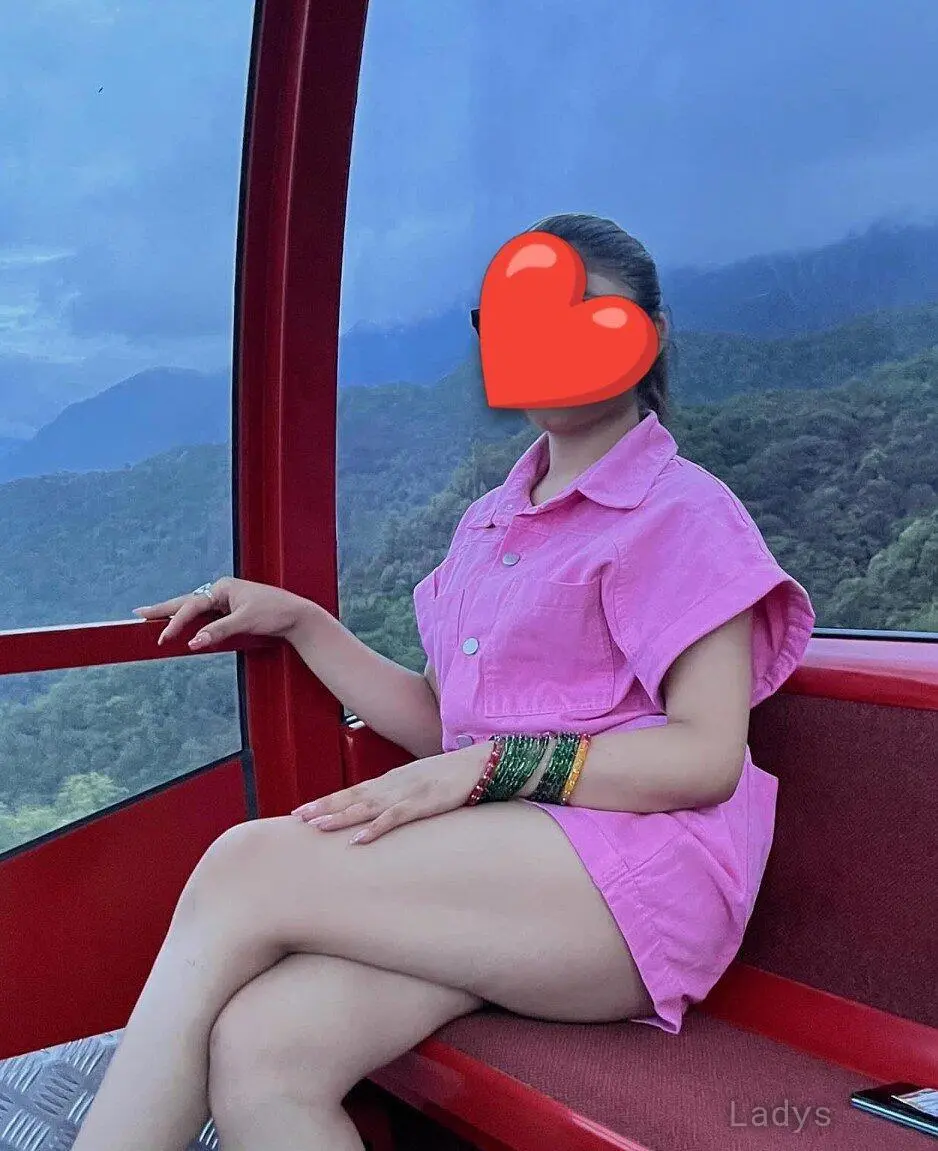 Riley, 25 years beautiful nude Kathmandu escorts girl, height 165 sm, Weight  kg