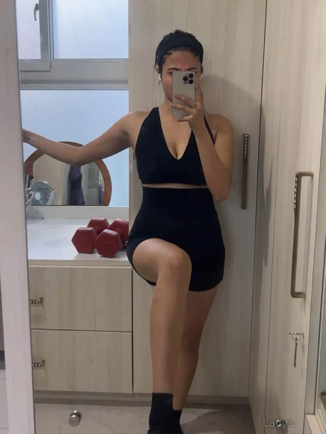 Rubi independent companion, 18 years beautiful nude Kathmandu escorts girl, height 177 sm, Weight 40 kg