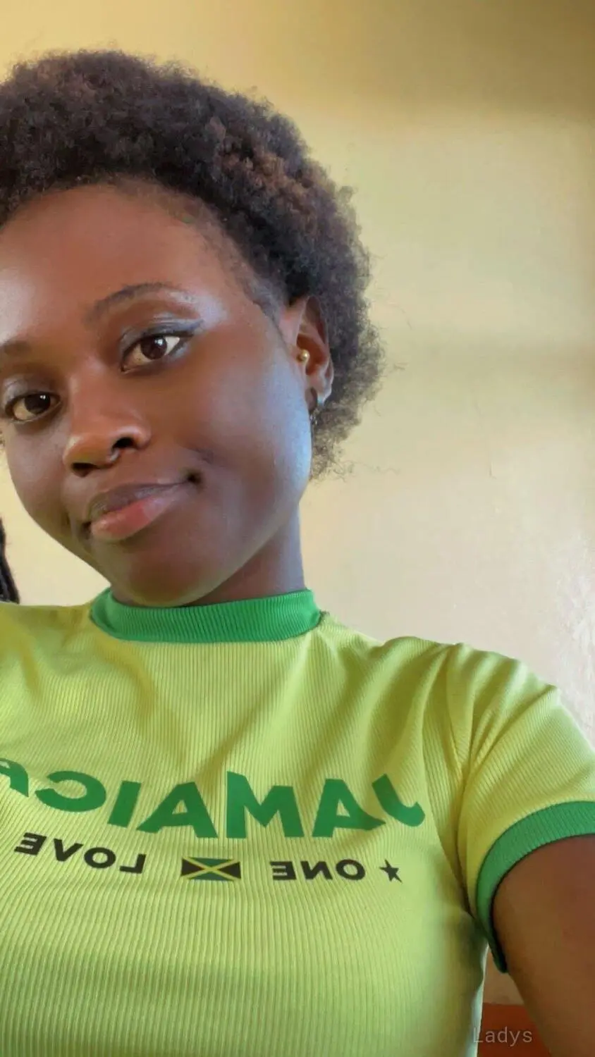 Sarah, 21 years old Kiambu escort girl with big tits, height 160 sm, Weight kg