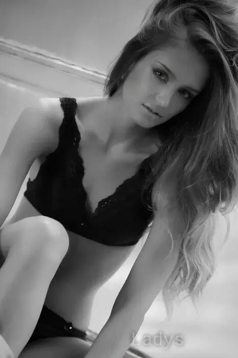 Kiara, 25 years beautiful nude Kiev escorts girl, height 179 sm, Weight 53 kg