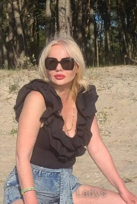 Milena, 41 years beautiful nude Kiev escorts girl, height 175 sm, Weight 66 kg
