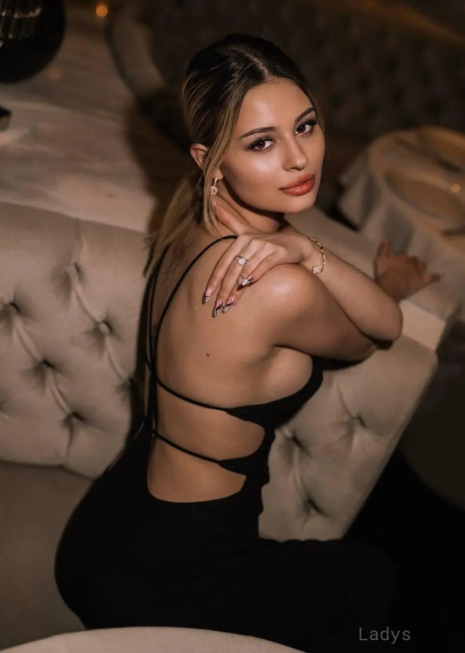 Kris, 23 years old Kishinev escort girl with big tits, height 165 sm, Weight 45 kg