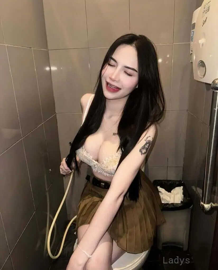Rose, 23 years beautiful nude Klia escorts girl, height 166 sm, Weight 46 kg