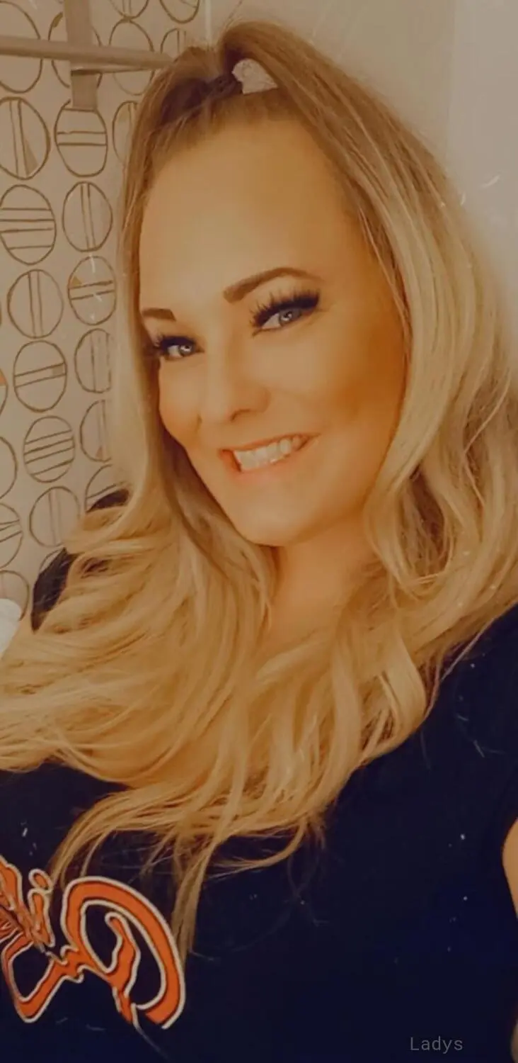 LOCAL LOVELY COOPER, 38 years beautiful nude Knoxville escorts girl, height 174 sm, Weight 60 kg