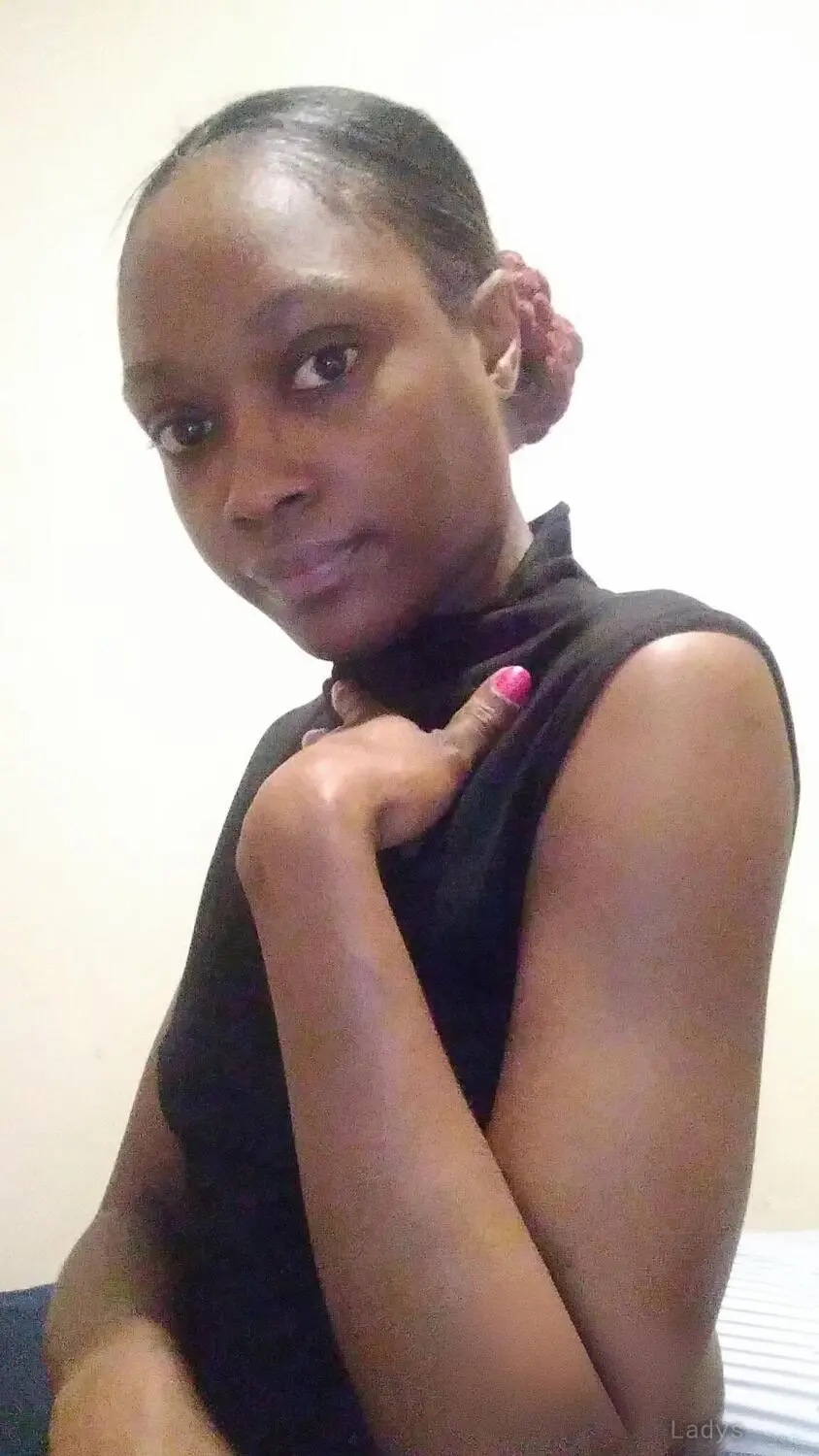 Sexy Mya, 30 years beautiful nude Knoxville escorts girl, height 161 sm, Weight 43 kg