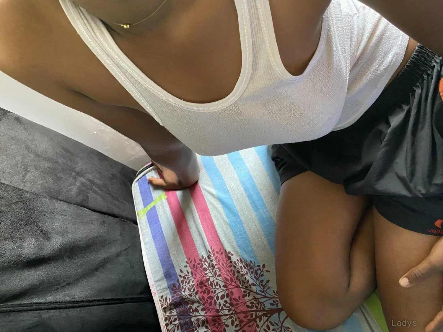 Betty, 23 years old Kobe escort girl with big tits, height 163 sm, Weight  kg