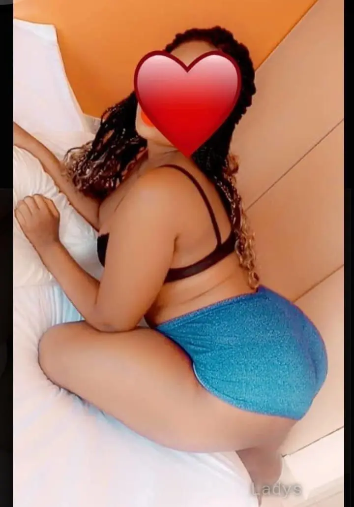 Betty, 26 years old Kochi escort girl with big tits, height 155 sm, Weight kg