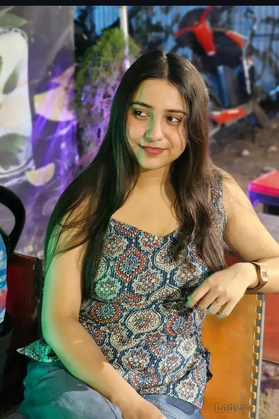 Dina, 23 years old Kochi escort girl with big tits, height 123 sm, Weight  kg
