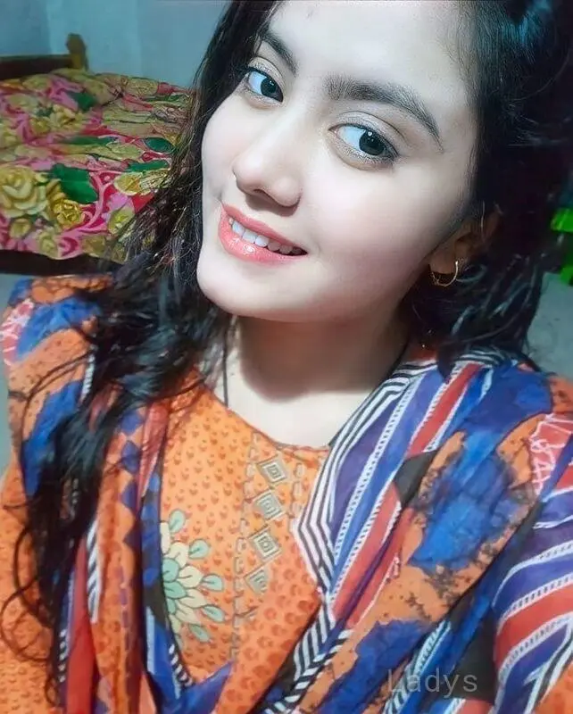 Ernakulam, 19 years old Kochi escort girl with big tits, height 165 sm, Weight kg