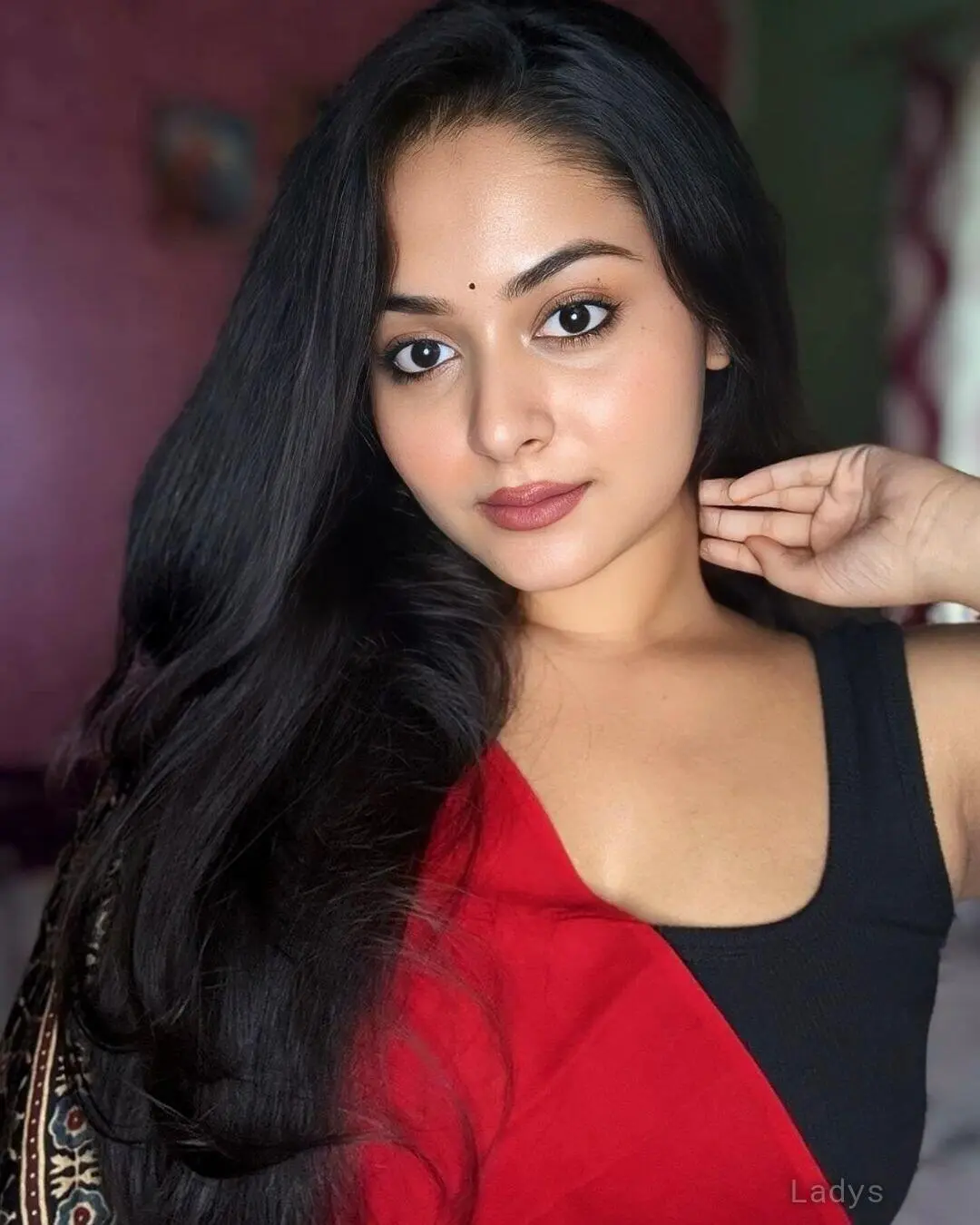 Heena, 23 years old Kochi escort girl with big tits, height 183 sm, Weight  kg