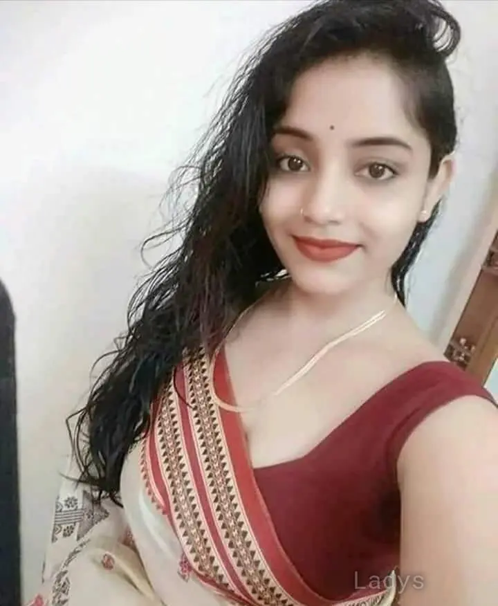 Kavya, 23 years old Kochi escort girl with big tits, height 170 sm, Weight kg