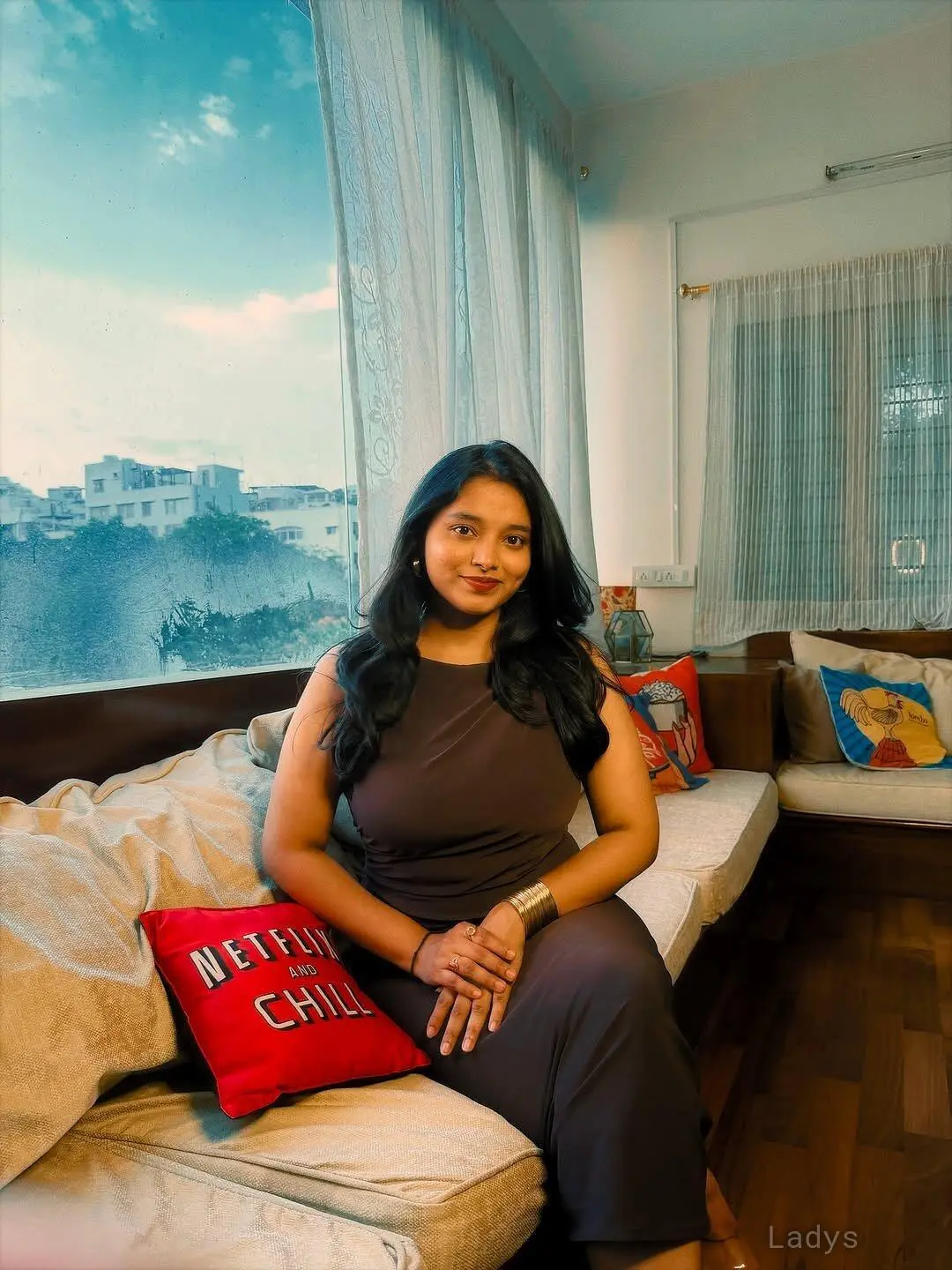 Nidhi, 22 years old Kochi escort girl with big tits, height 154 sm, Weight  kg