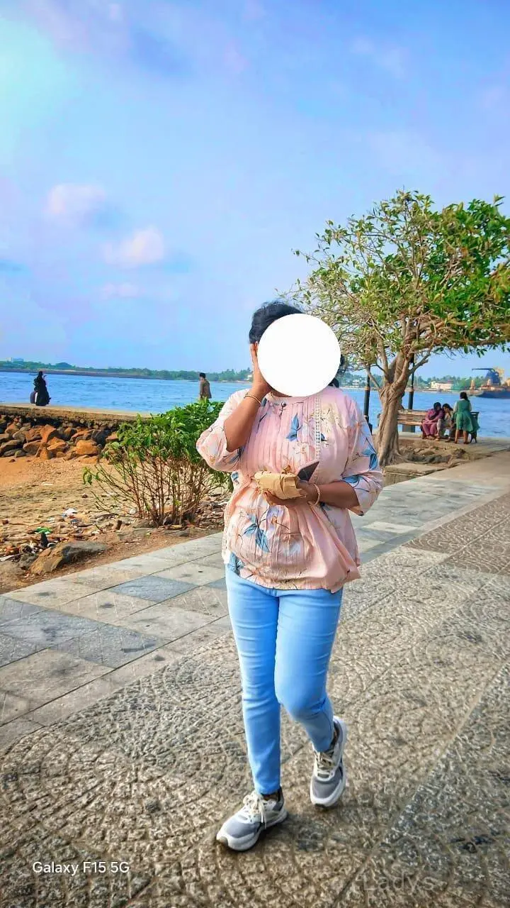 Nirmala, 30 years old Kochi escort girl with big tits, height 170 sm, Weight  kg