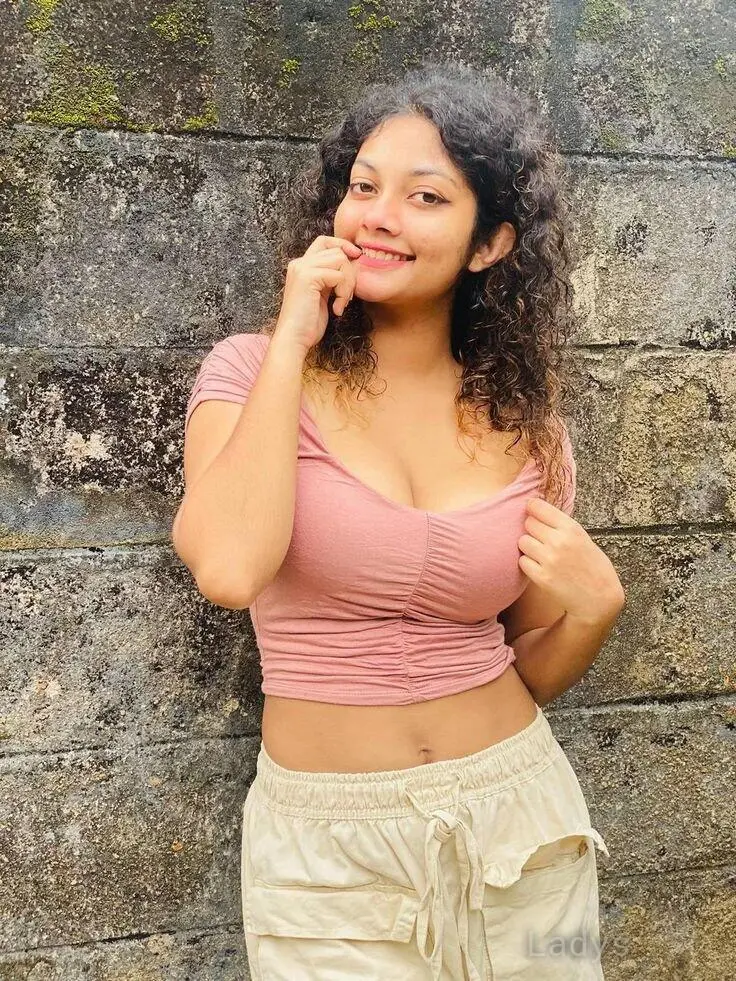 Nishitha, 24 years old Kochi escort girl with big tits, height 157 sm, Weight kg