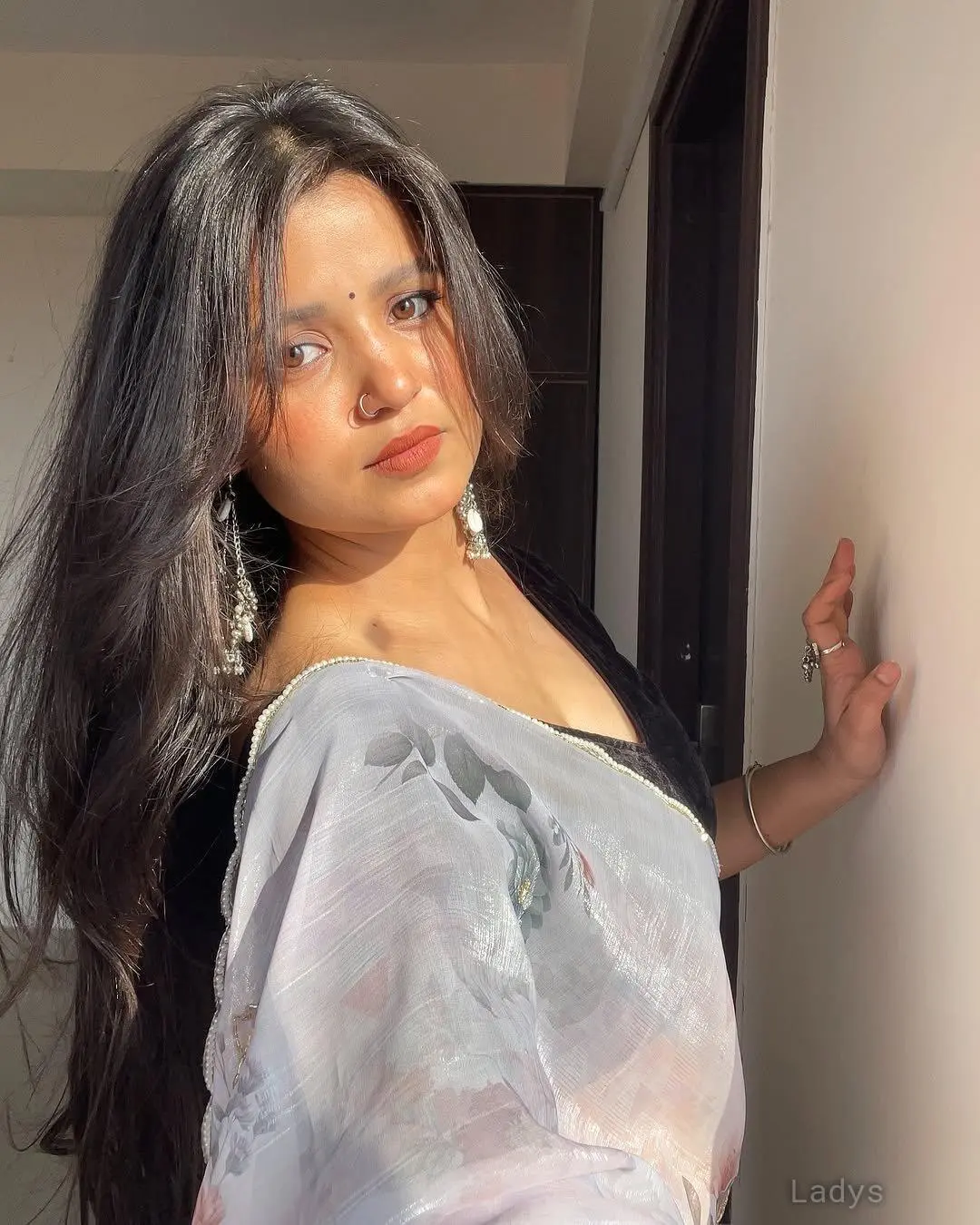 Purvi, 23 years old Kochi escort girl with big tits, height 154 sm, Weight kg