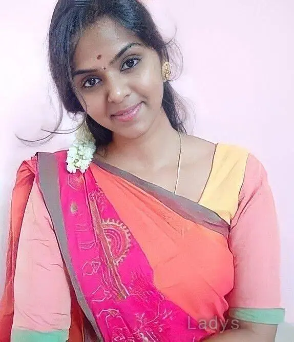 Shalini, 24 years old Kochi escort girl with big tits, height 160 sm, Weight  kg