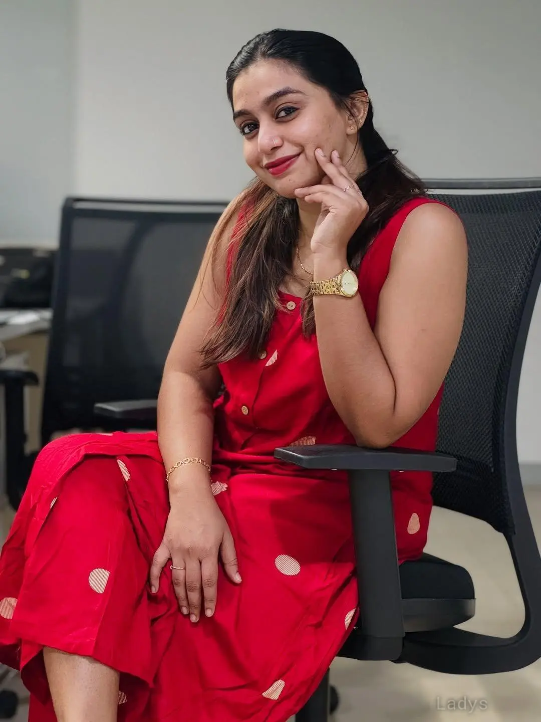 Shreya, 25 years old Kochi escort girl with big tits, height 163 sm, Weight kg