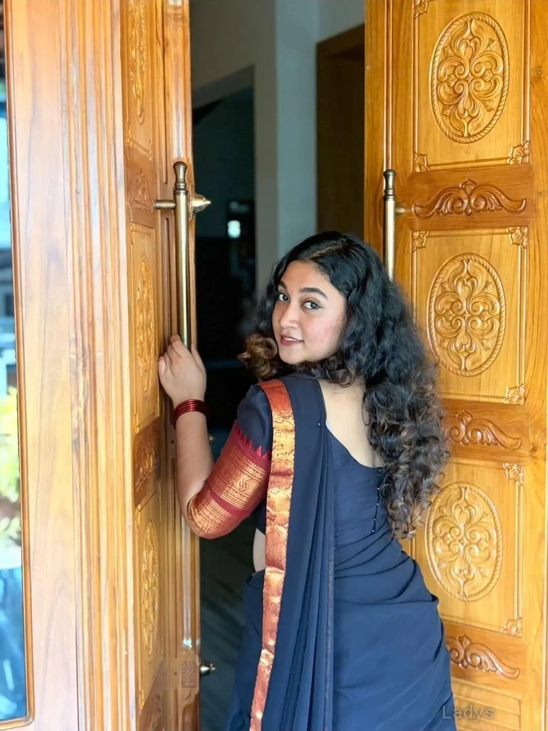 Srey, 22 years old Kochi escort girl with big tits, height 154 sm, Weight  kg