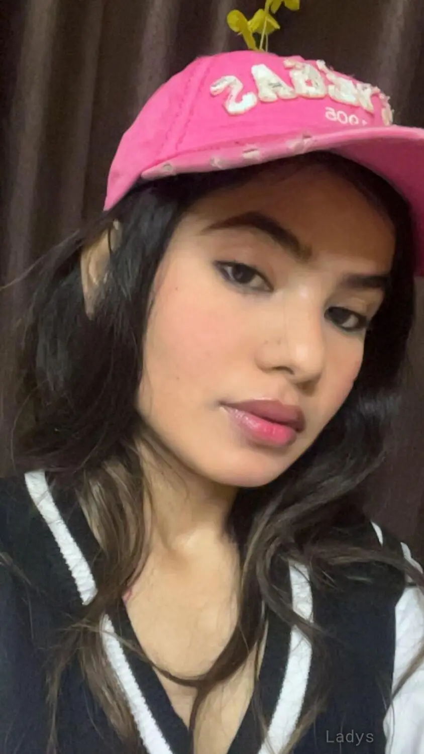 Jiya, 23 years beautiful nude Kochi escorts girl, height 153 sm, Weight kg