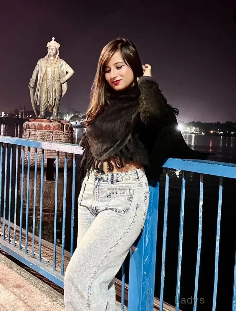 Lavanya, 22 years beautiful nude Kochi escorts girl, height  sm, Weight  kg