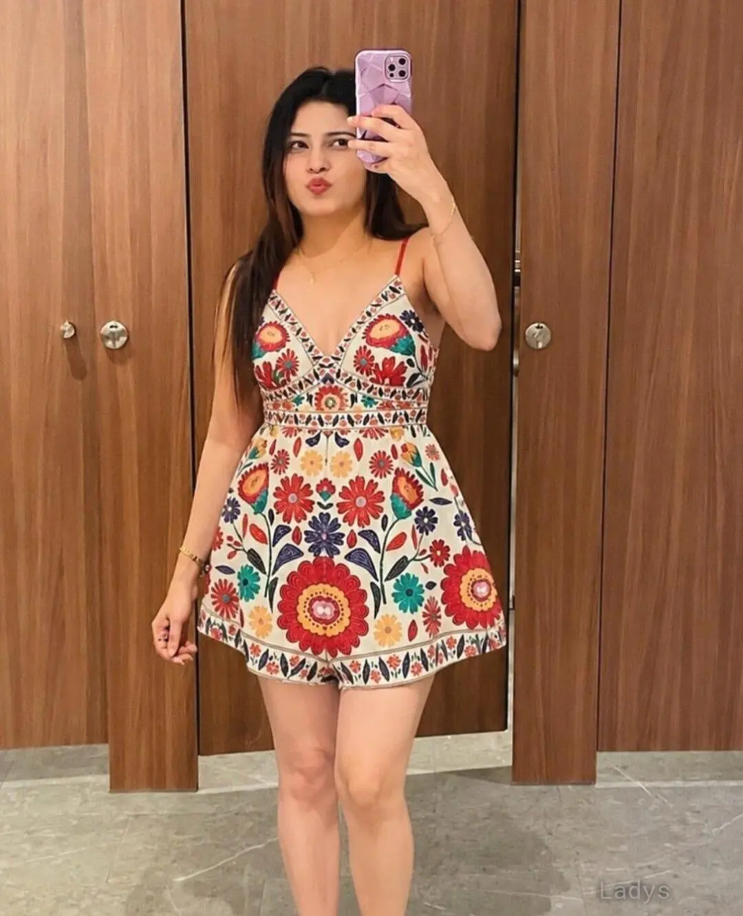Nisha, 21 years beautiful nude Kochi escorts girl, height 160 sm, Weight  kg