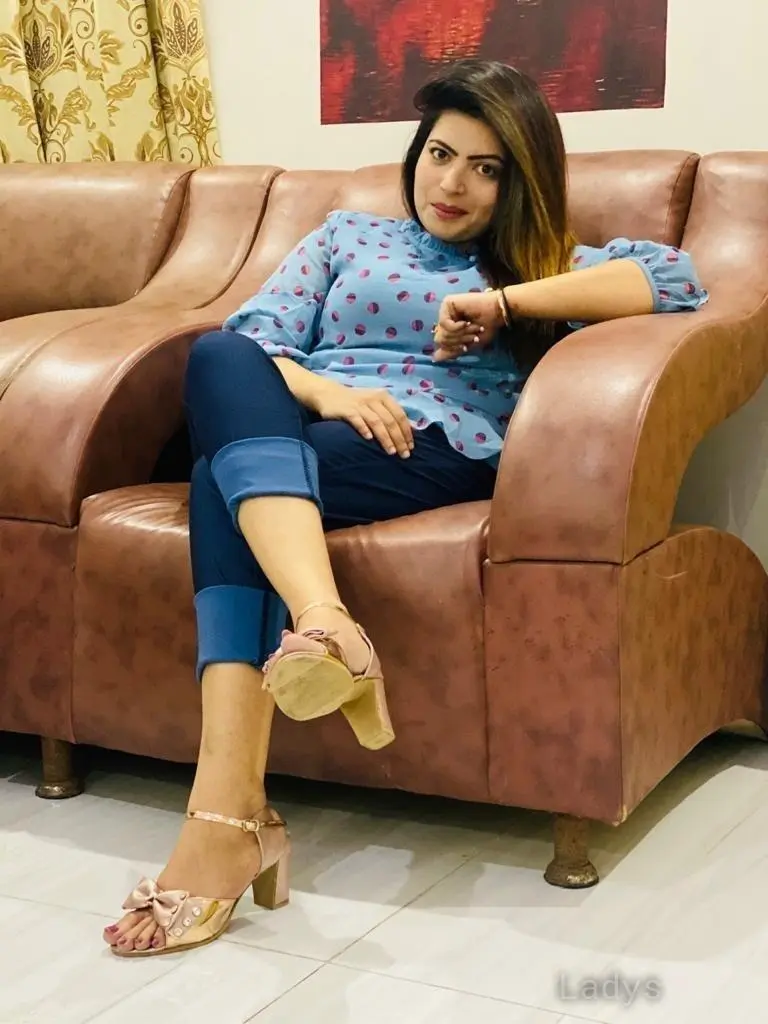 Sanjana, 23 years beautiful nude Kochi escorts girl, height 154 sm, Weight kg