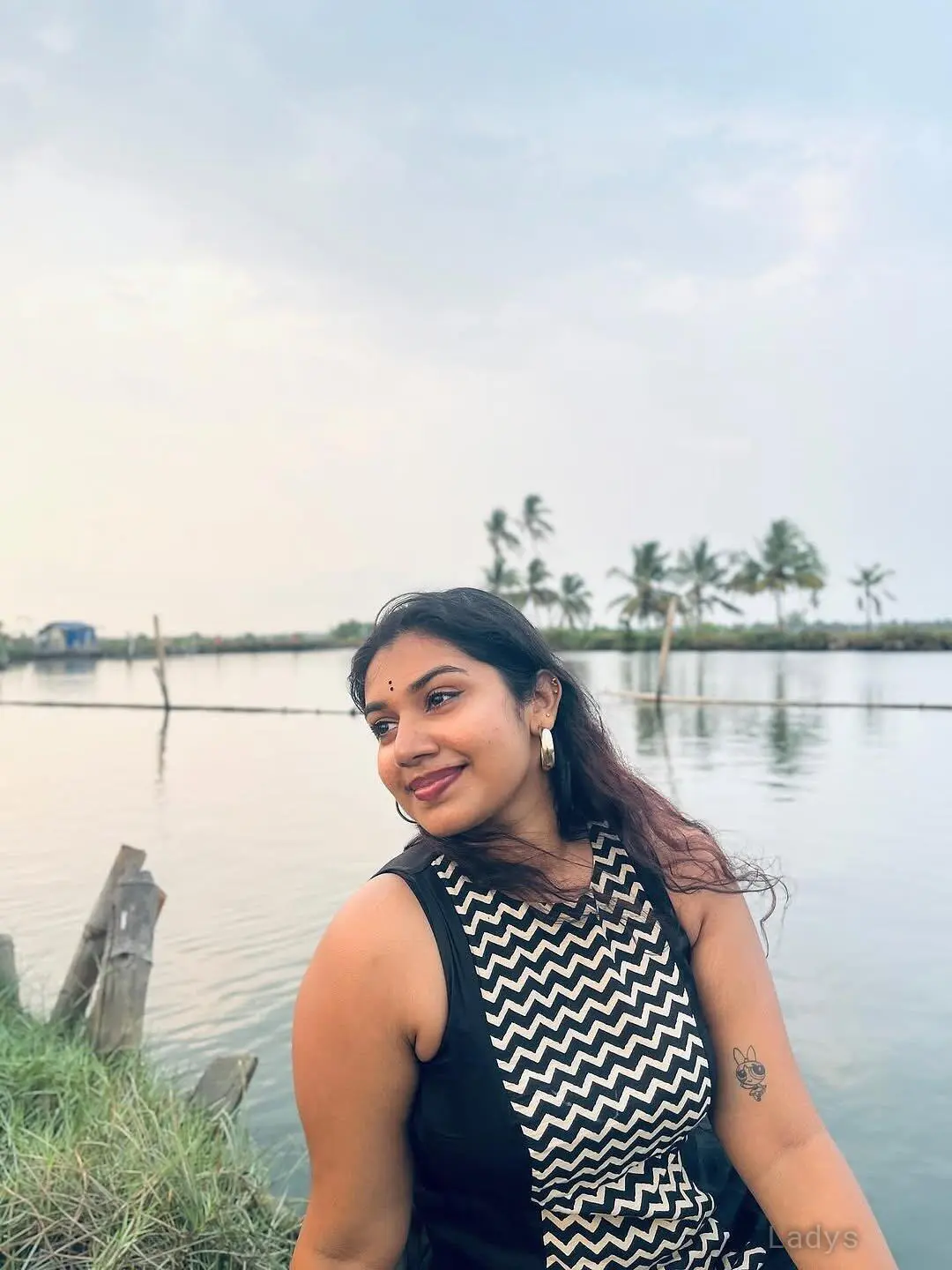 Sheya, 22 years beautiful nude Kochi escorts girl, height 154 sm, Weight  kg