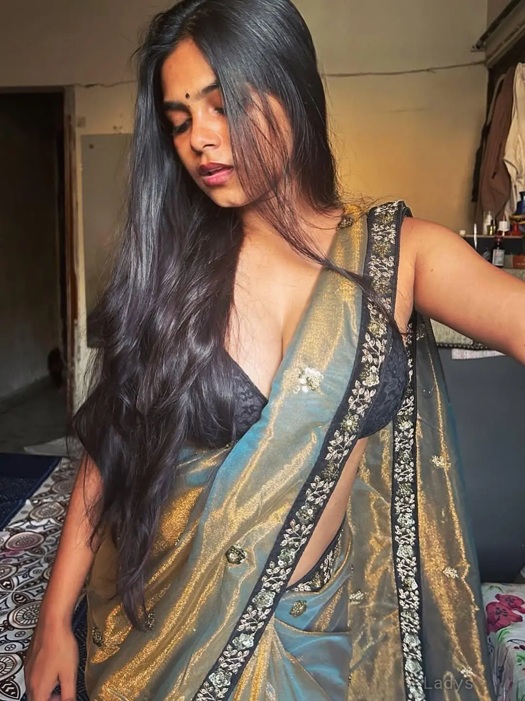 Suman, 23 years beautiful nude Kochi escorts girl, height 154 sm, Weight kg