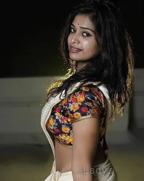 Tamara, 21 years beautiful nude Kochi escorts girl, height 170 sm, Weight kg