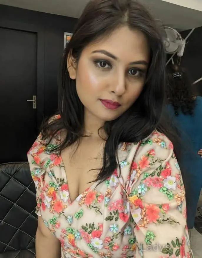Ahilya, 22 years old Koh Phangan escort girl with big tits, height 160 sm, Weight kg