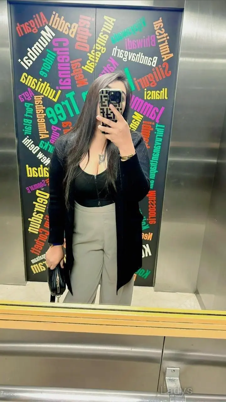 Alia, 23 years beautiful nude Koh Phangan escorts girl, height 154 sm, Weight kg
