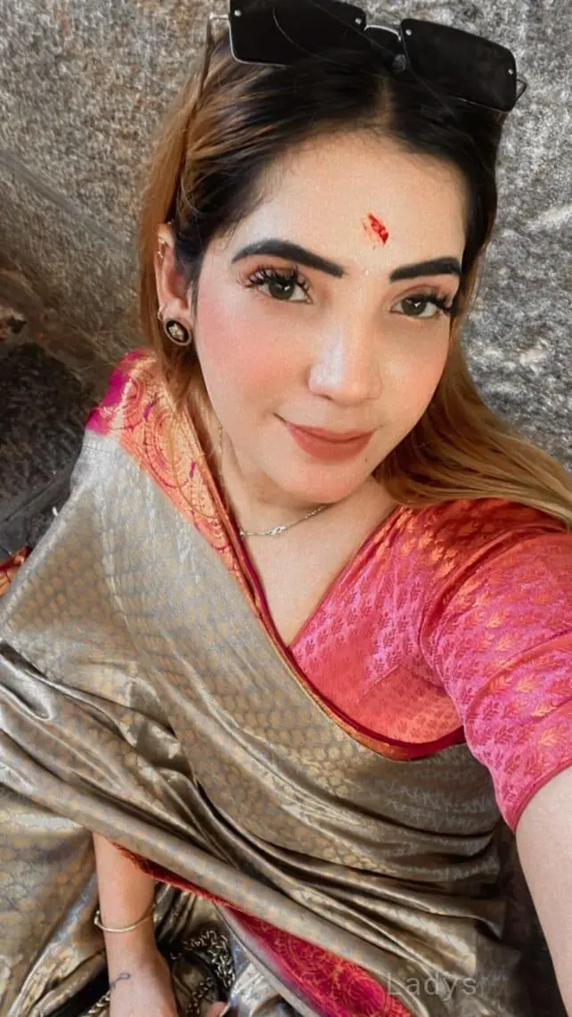 Asmita, 22 years old Kolkata escort girl with big tits, height 153 sm, Weight  kg
