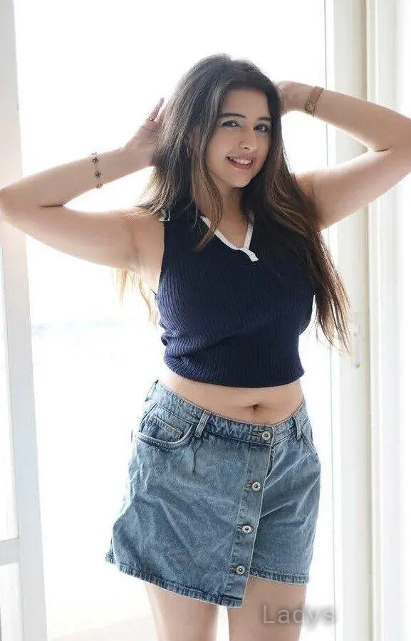 Himanshi, 23 years old Kolkata escort girl with big tits, height 154 sm, Weight kg
