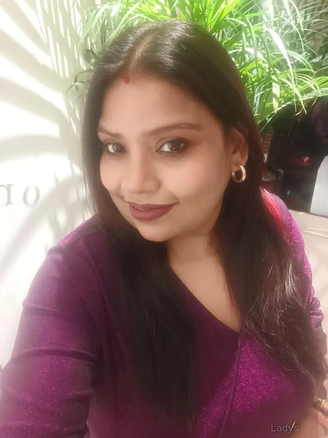 Priya, 32 years old Kolkata escort girl with big tits, height 153 sm, Weight  kg