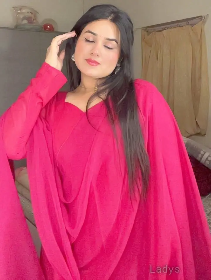 Priya, 22 years old Kolkata escort girl with big tits, height 154 sm, Weight kg