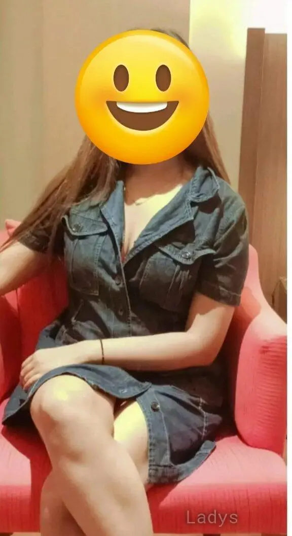 Priya, 23 years old Kolkata escort girl with big tits, height  sm, Weight  kg