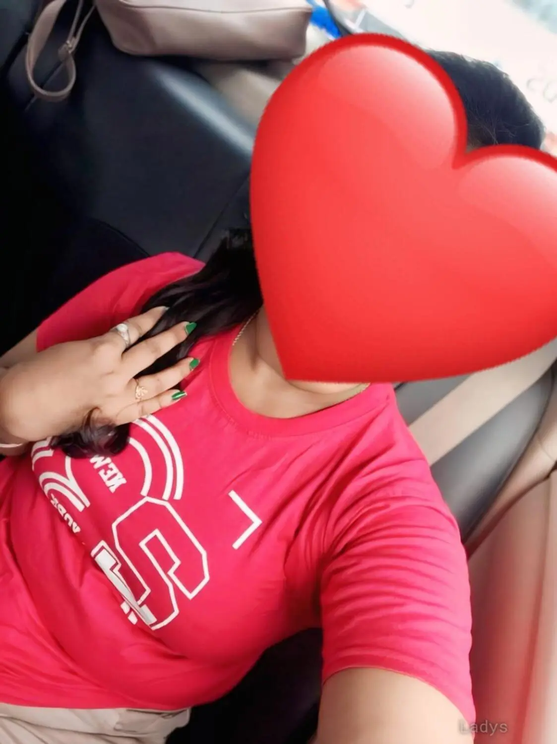 Priya Gupta, years old Kolkata escort girl with big tits, height sm, Weight kg