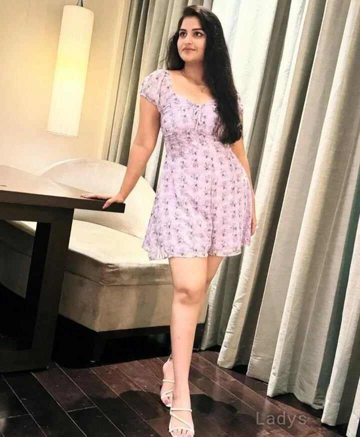 Rashmika, 21 years old Kolkata escort girl with big tits, height 153 sm, Weight  kg