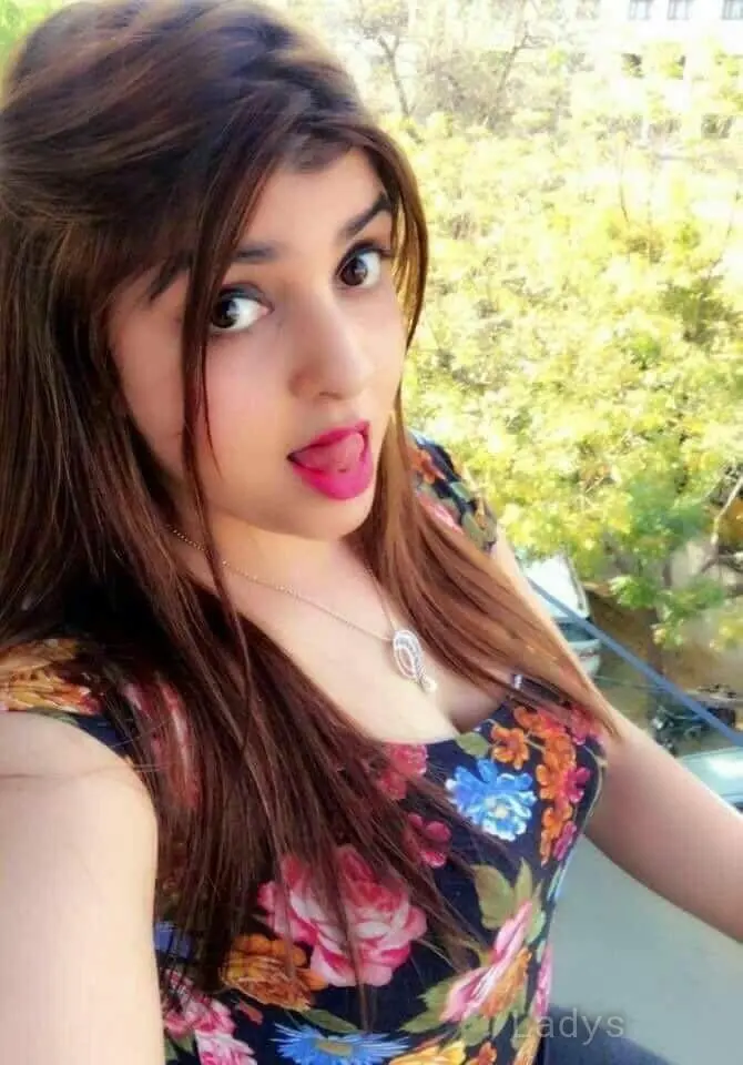Sruti Sarma, 21 years old Kolkata escort girl with big tits, height 152 sm, Weight  kg