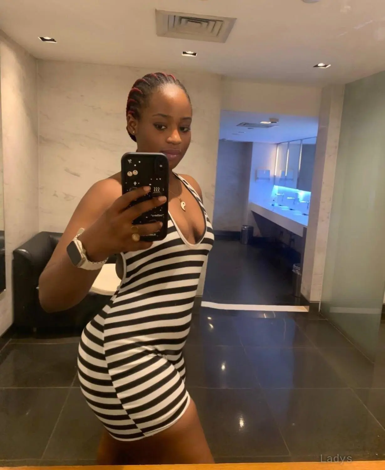 CANDY, 23 years beautiful nude Kolkata escorts girl, height sm, Weight kg